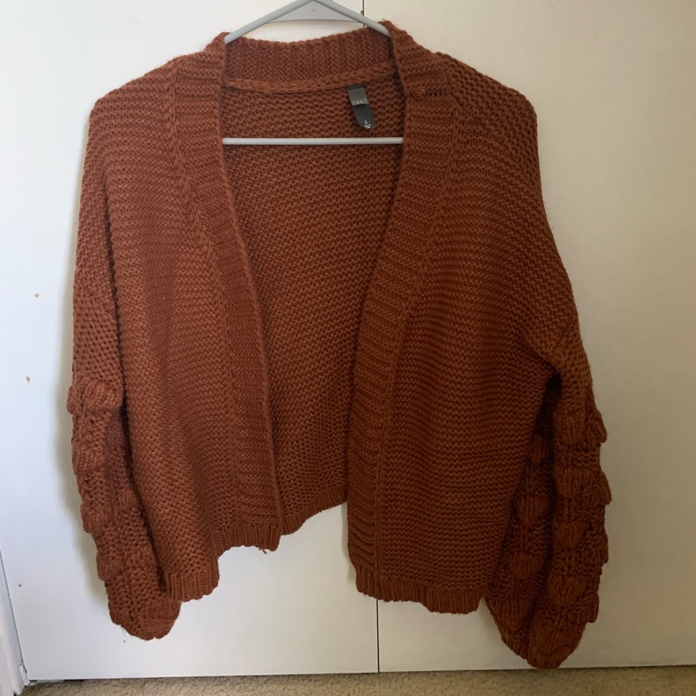 Adorable boutique bubble sleeve sweater!!!